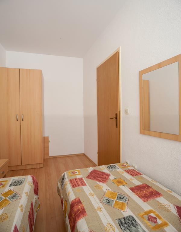 Apartments Waterfront Ivan Podgora Habitación foto